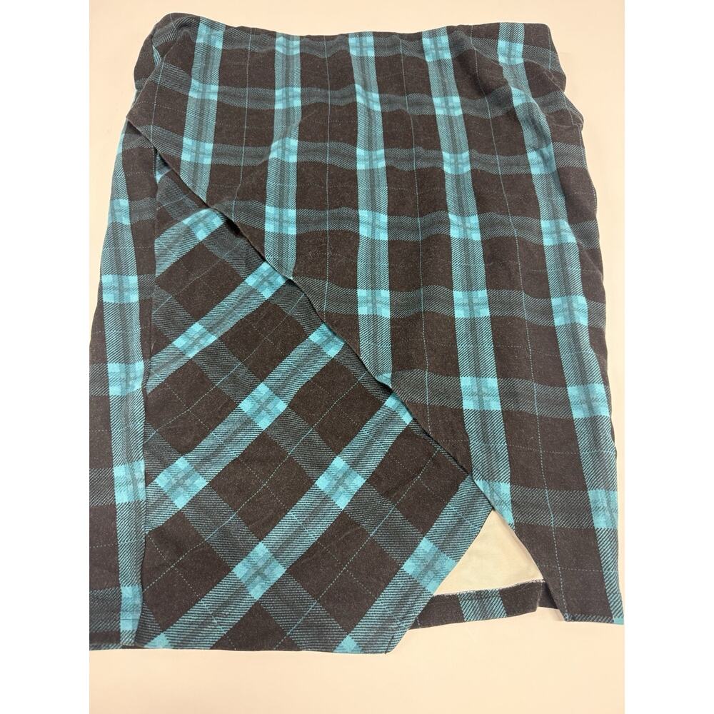 Torrid Size 1 Blue and black plaid pencil skirt